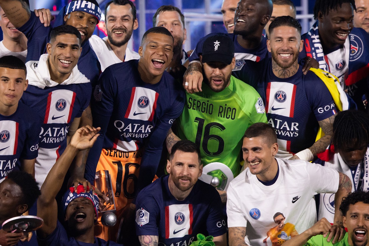 Jose Mourinho a pus mâna pe telefon și l-a sunat pe un star de la PSG pentru a veni la AS Roma