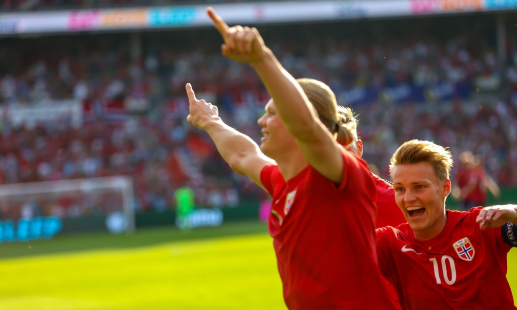 Oslo, Norway, 17th June 2023. Norway's Erling Braut Haaland is joined by Norway's Martin degaard in a celebration of Haaland's penalty goal in the UEFA Euro 2024 qualifier between Norway and Scotland at Ullevl Stadium in Oslo Credit: Frode Arnesen/Alamy