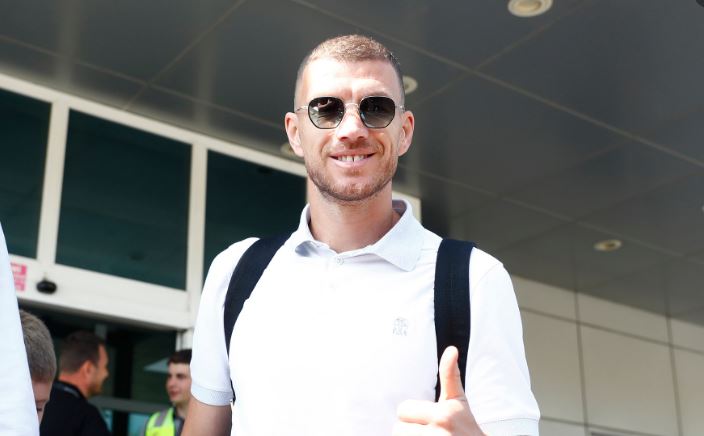 Edin Dzeko a ajuns la Istanbul pentru a semna cu noua echipă