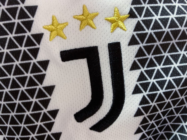 Juventus, trasferimento “di marca”.  Il figlio di un ex Pallone d’Oro firma con i torinesi