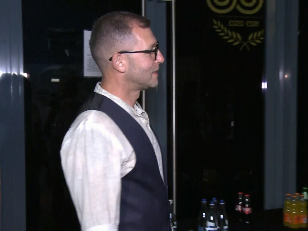 Celebrul milionar român care circulă cu metroul în București. Cum arată acum, la 47 de ani