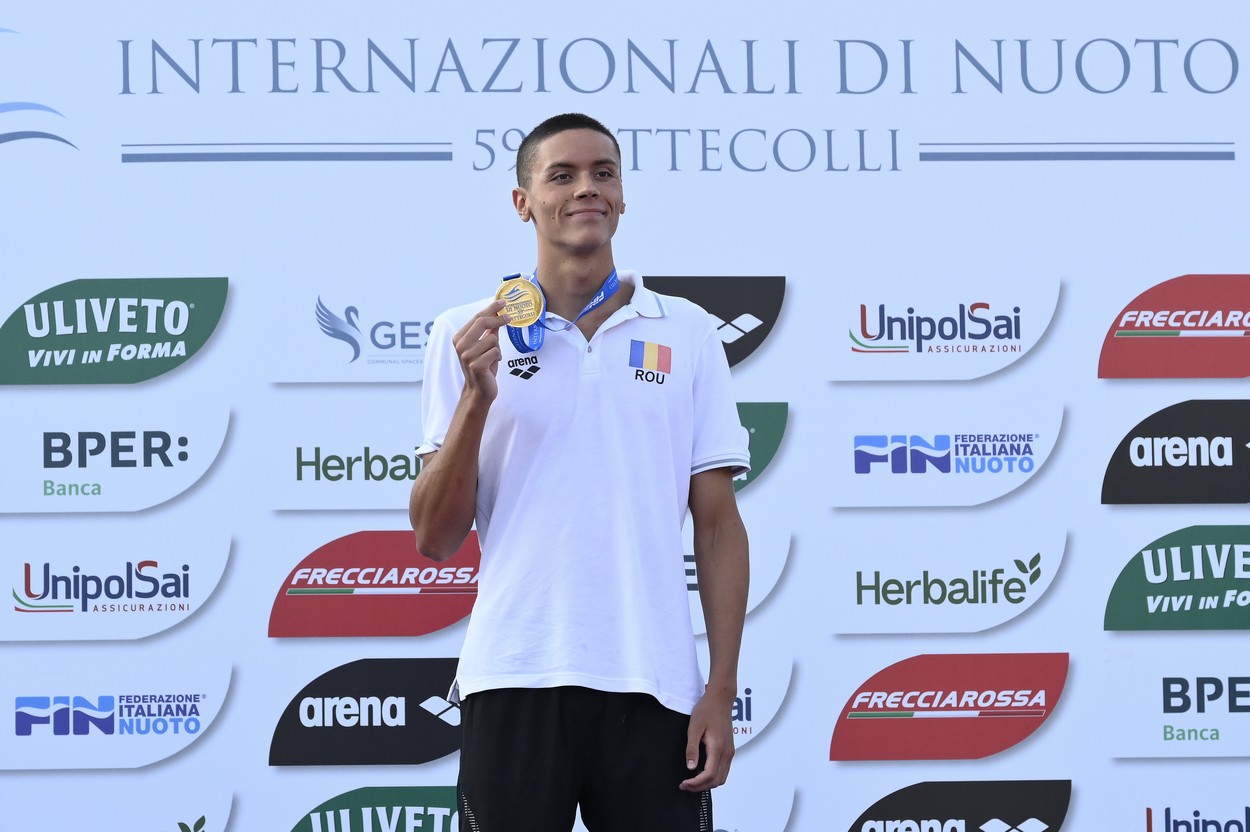 David Popovici, gest de mare campion după triumful din Italia