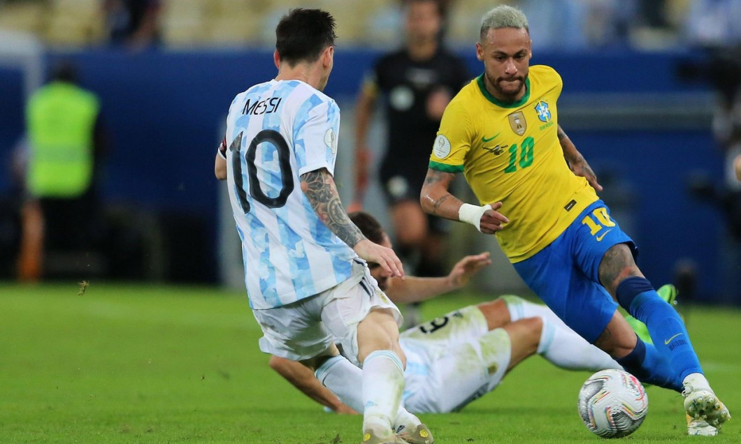 10th July 2021, Estdio do Maracan&#xe3;, Rio de Janeiro, Brazil. Copa America tournament final, Argentina versus Brazil; Lionel Messi of Argentina beaten by Neymar of Brazildo 10.