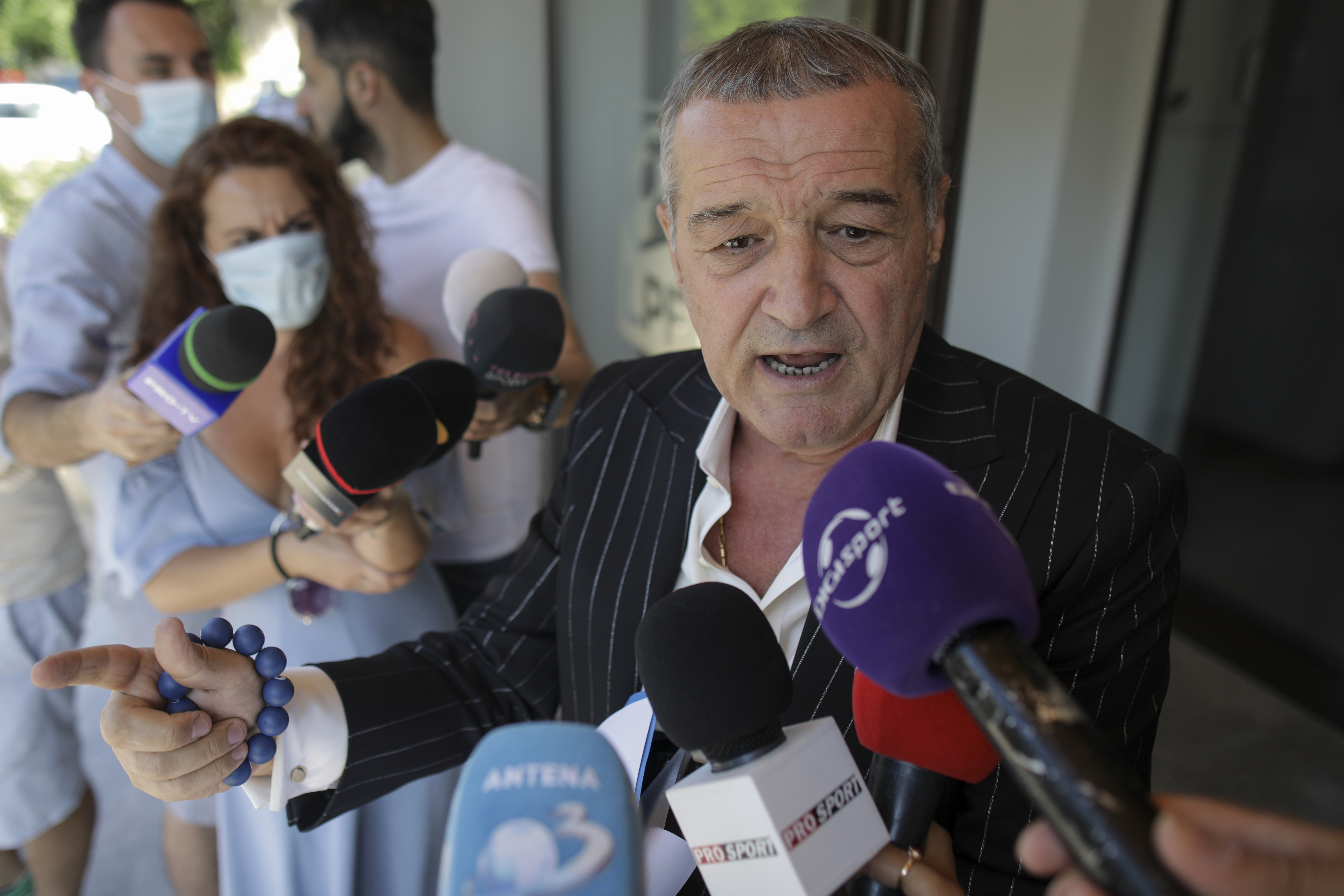 Gigi Becali a venit la sediul LPF! Reacția nervoasă a patronului de la FCSB