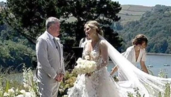 Lovitură pentru bărbatul care și-a părăsit soția după 34 de ani și s-a recăsătorit cu cea mai bună prietenă a fiicei sale