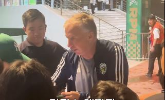 Dan Petrescu, asaltat de fanii lui Jeonbuk după prima sa victorie în Coreea de Sud