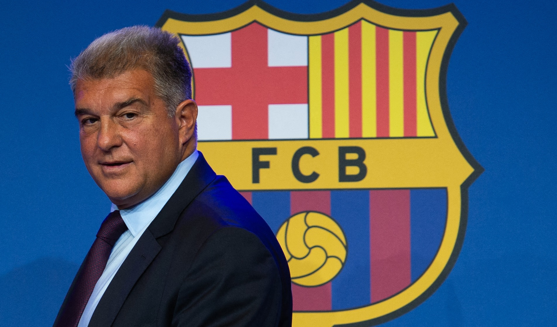 8 fotbaliști de la Barcelona au ofertă să plece! Anunțul lui Joan Laporta, după ce le-a dezvăluit numele