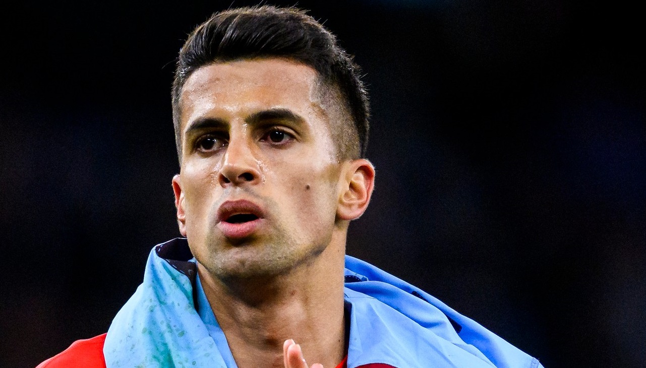 Barcelona a reintrat apăsat pe ”pista Joao Cancelo”