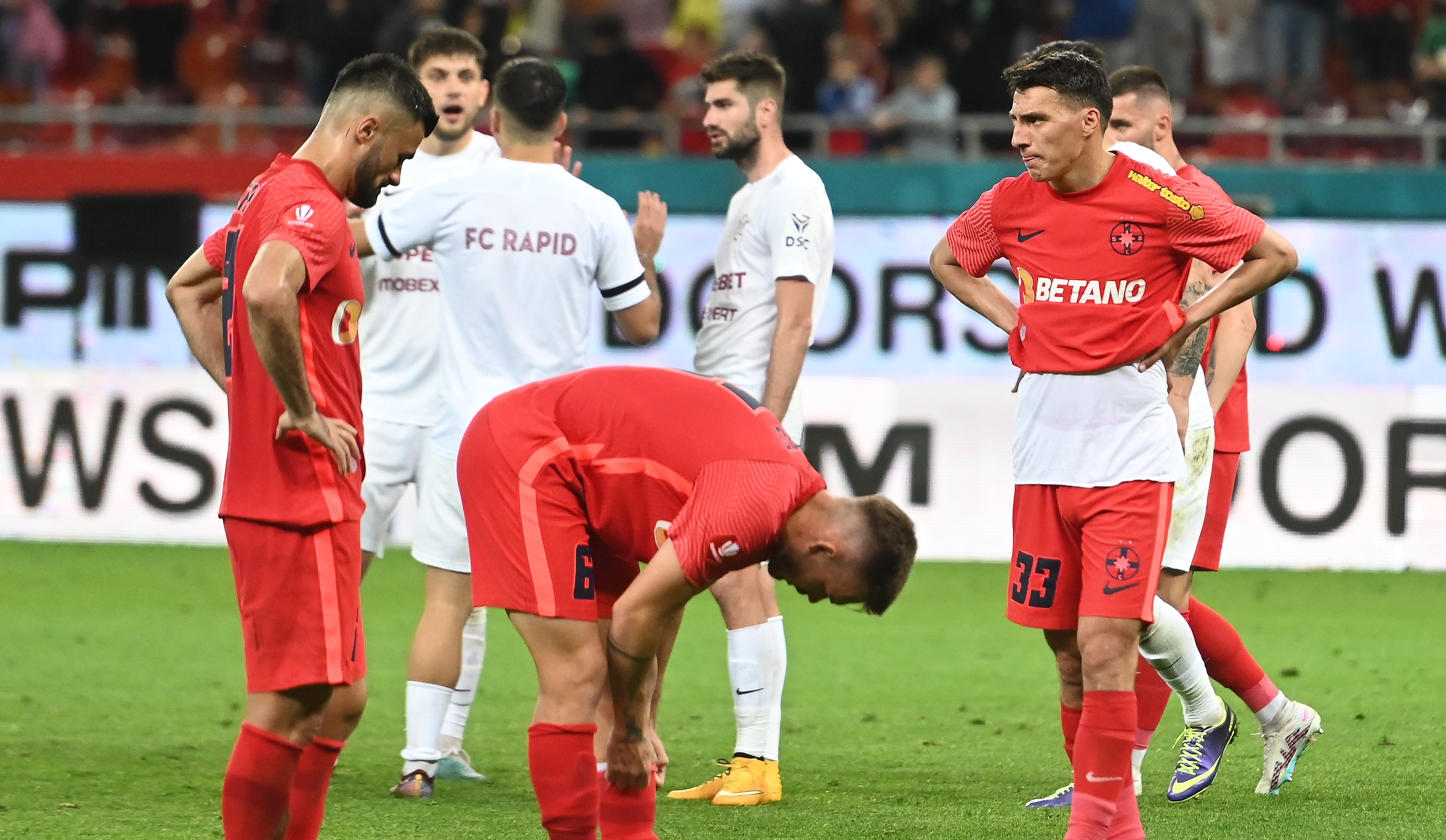 Cine sunt cei doi fotbaliști care pot deveni titulari la FCSB din noul sezon
