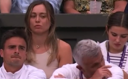 Moment viral la Wimbledon: Badosa nu a înțeles gestul făcut de tatăl lui Tsitsipas și a avut o reacție de milioane