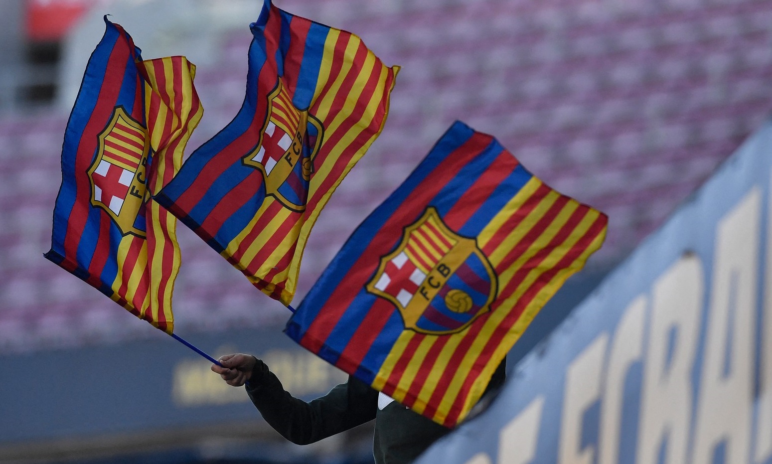 Un club vrea să ia la pachet 5 fotbaliști de la Barcelona! Anunțul presei spaniole
