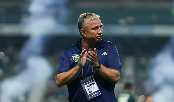 Ce l-a nemulțumit pe Dan Petrescu, după a treia victorie consecutivă la Jeonbuk