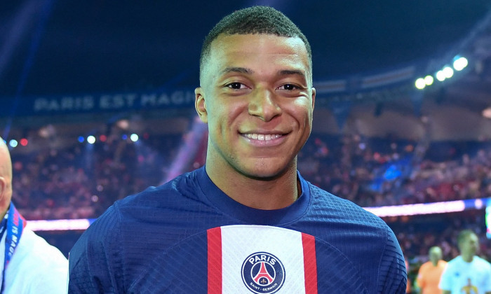 Cérémonie de remise du trophée de champion de France au Paris Saint-Saint-Germain (PSG) au Parc des Princes à Paris