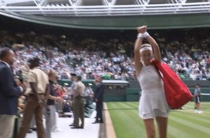 N-a mai suportat! Gestul controversat făcut de Azarenka în timp ce era huiduită și cum i-a numit pe cei din tribune