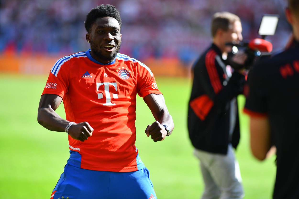 Alphonso Davies i-a cerut un salariu uriaș Barcelonei