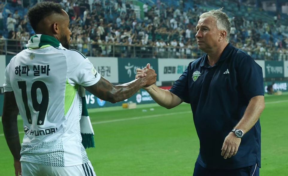Seria de invincibilitate a lui Dan Petrescu în Coreea de Sud s-a încheiat