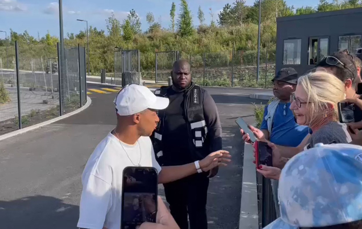 ”Vei rămâne la PSG?” Reacția lui Kylian Mbappe la întrebarea unui fan