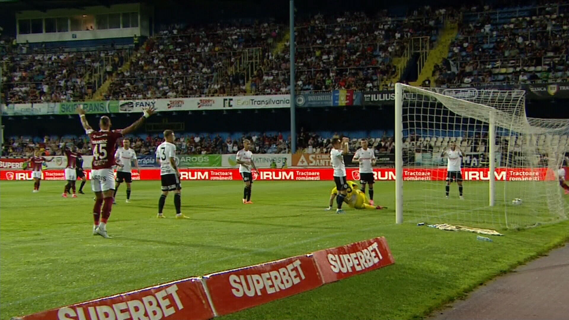 ”U” Cluj - Rapid 0-2, ACUM, Digi Sport 1. Vătăjelu trimite în propria poartă