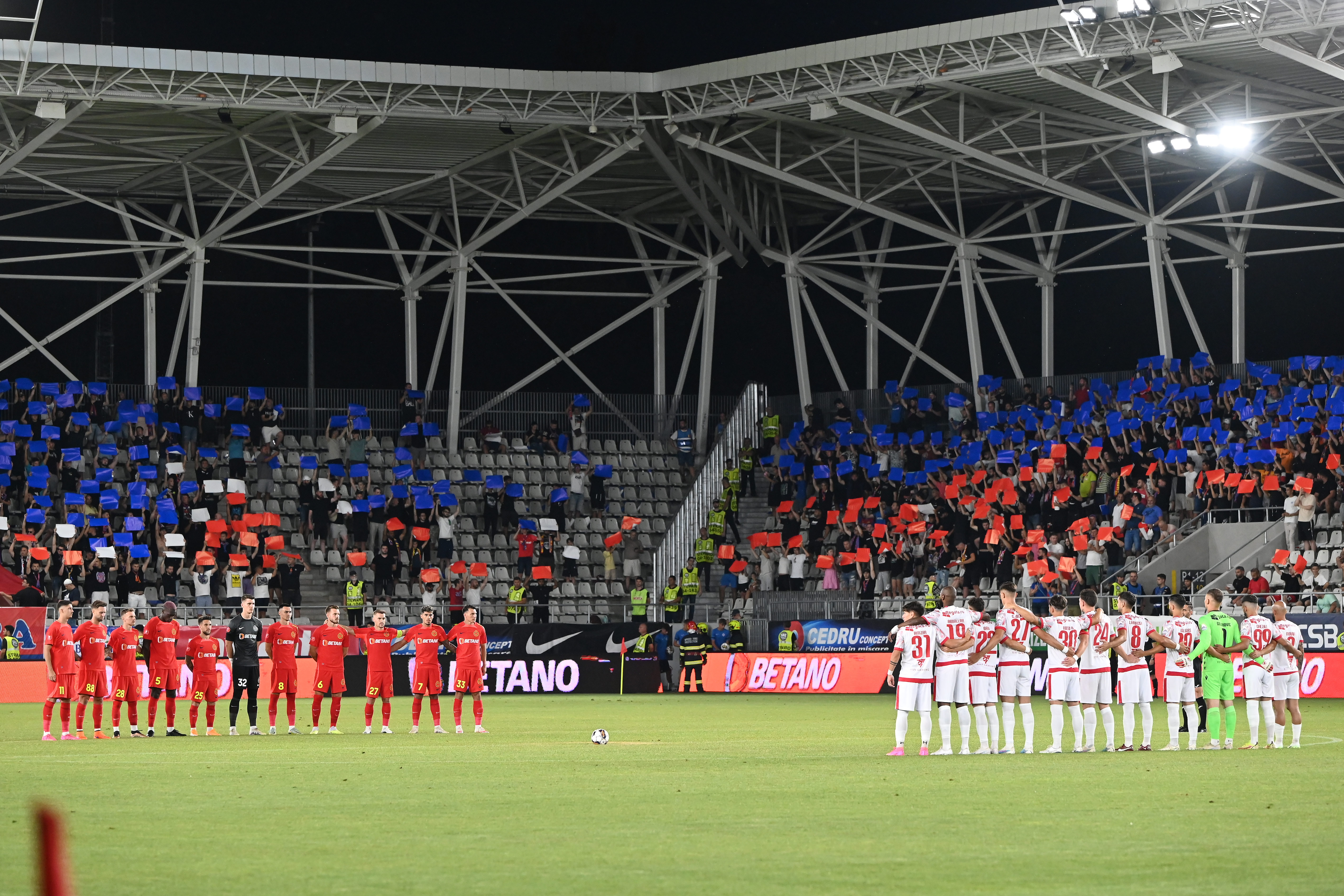 De ce au fost sute de locuri libere în tribune la FCSB - Dinamo