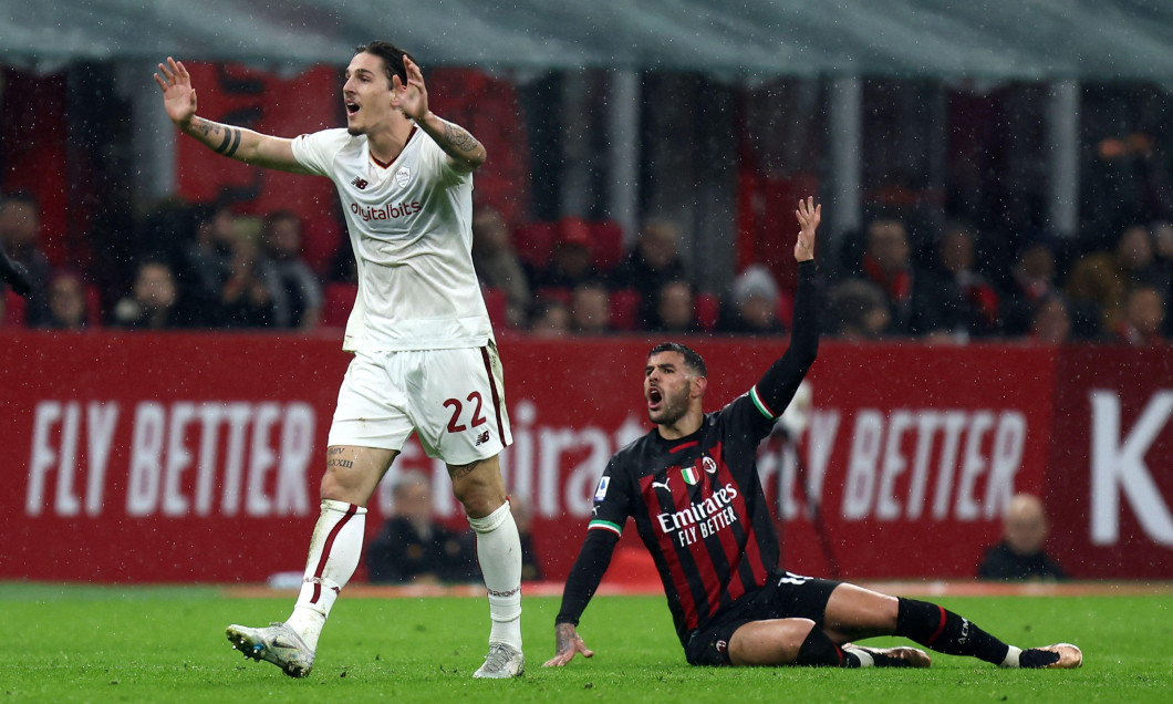 Milano, Italy. 08th Jan, 2023. Nicolo Zaniolo of As Roma gestures during the Serie A match beetween Ac Milan and As Roma at Stadio Giuseppe Meazza on January 8, 2023 in Milano, Italy . Credit: Marco Canoniero/Alamy Live News