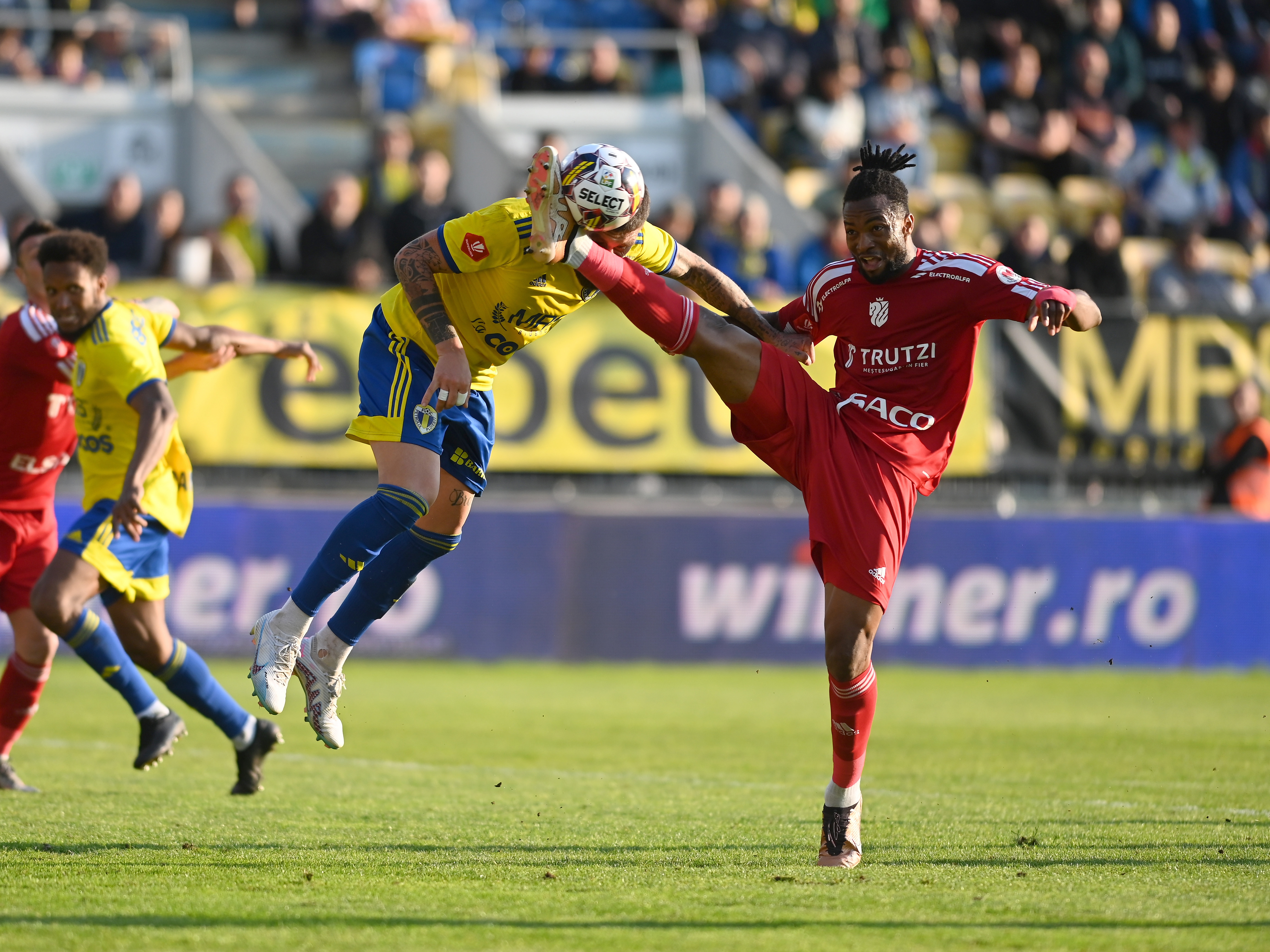 FC Botoșani - Petrolul Ploiești, LIVE VIDEO, de la 18:30, Digi Sport 1. Ambele formații caută prima victorie a sezonului. ECHIPELE