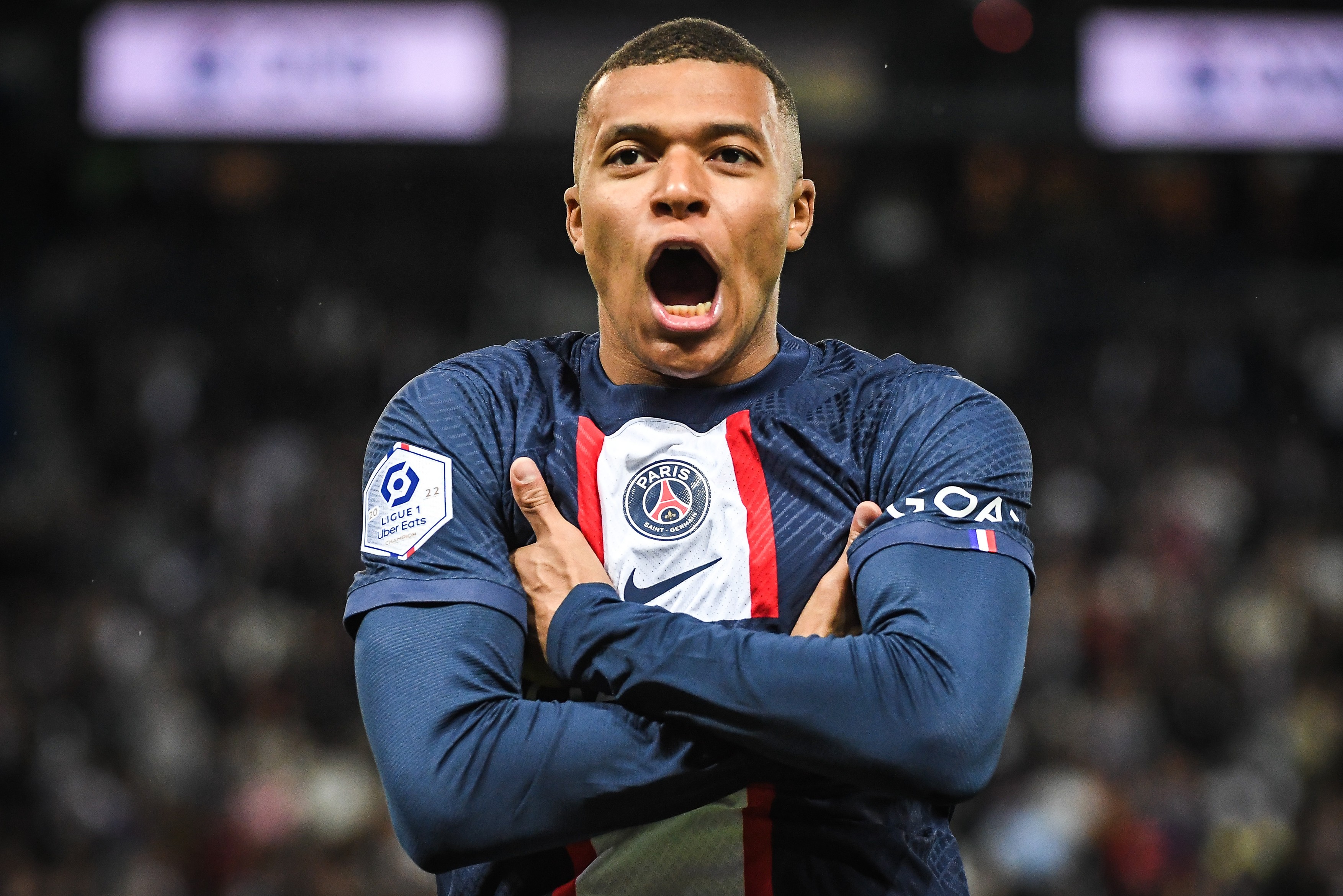 PSG i-a pus pe masă noul contract, Mbappe nici n-a stat pe gânduri. LEquipe a făcut anunțul