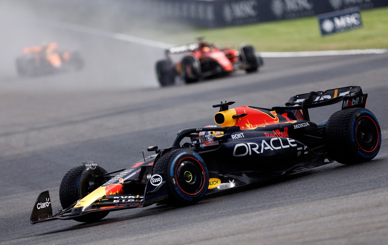 Max Verstappen se impune în cursa sprint din Marele Premiu de Formula 1 al Belgiei. Oscar Piastri încheie al doilea
