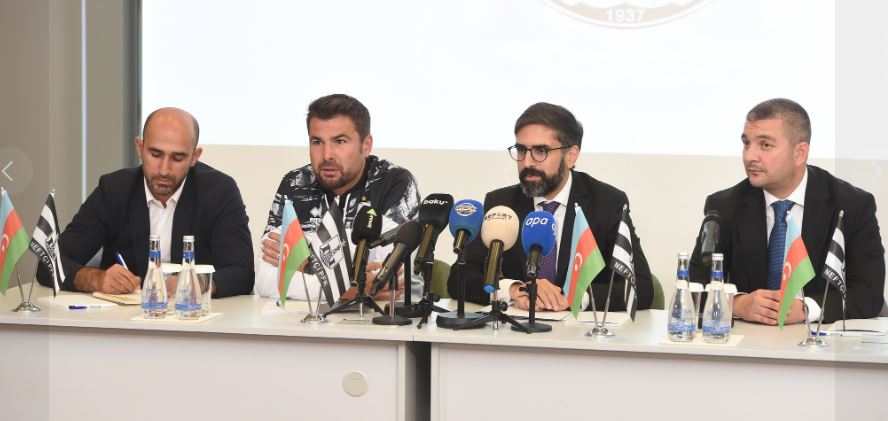 Azerii au anunțat ce transfer vrea să facă Adrian Mutu la Neftchi Baku