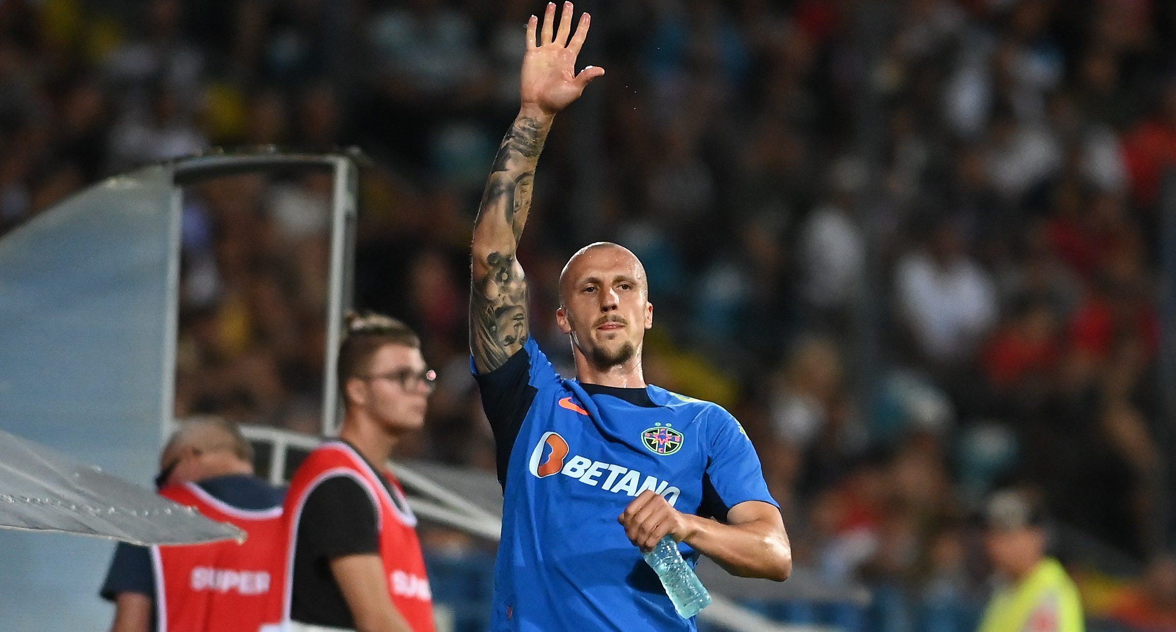 "Au fost anumite înjurături". Vlad Chiricheș a povestit cum a trăit revenirea la FCSB