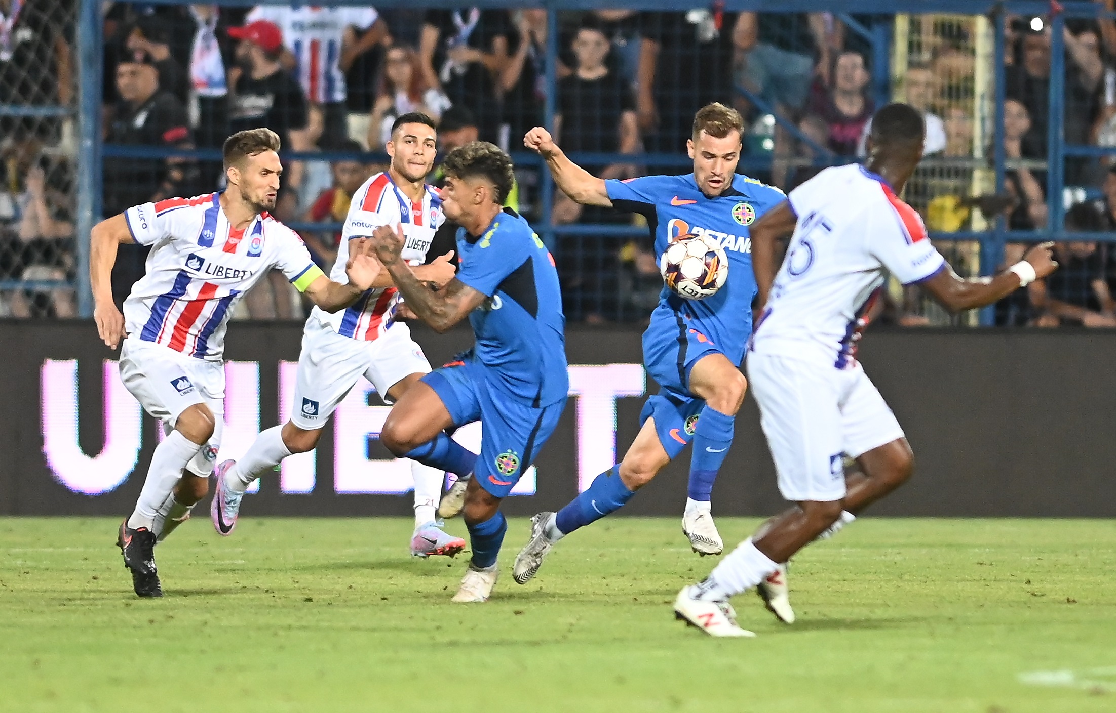 Gabi Balint l-a criticat pe Florinel Coman: ”Are o suficiență în ultimul timp!” Cine nu trebuie să lipsească din echipa FCSB-ului