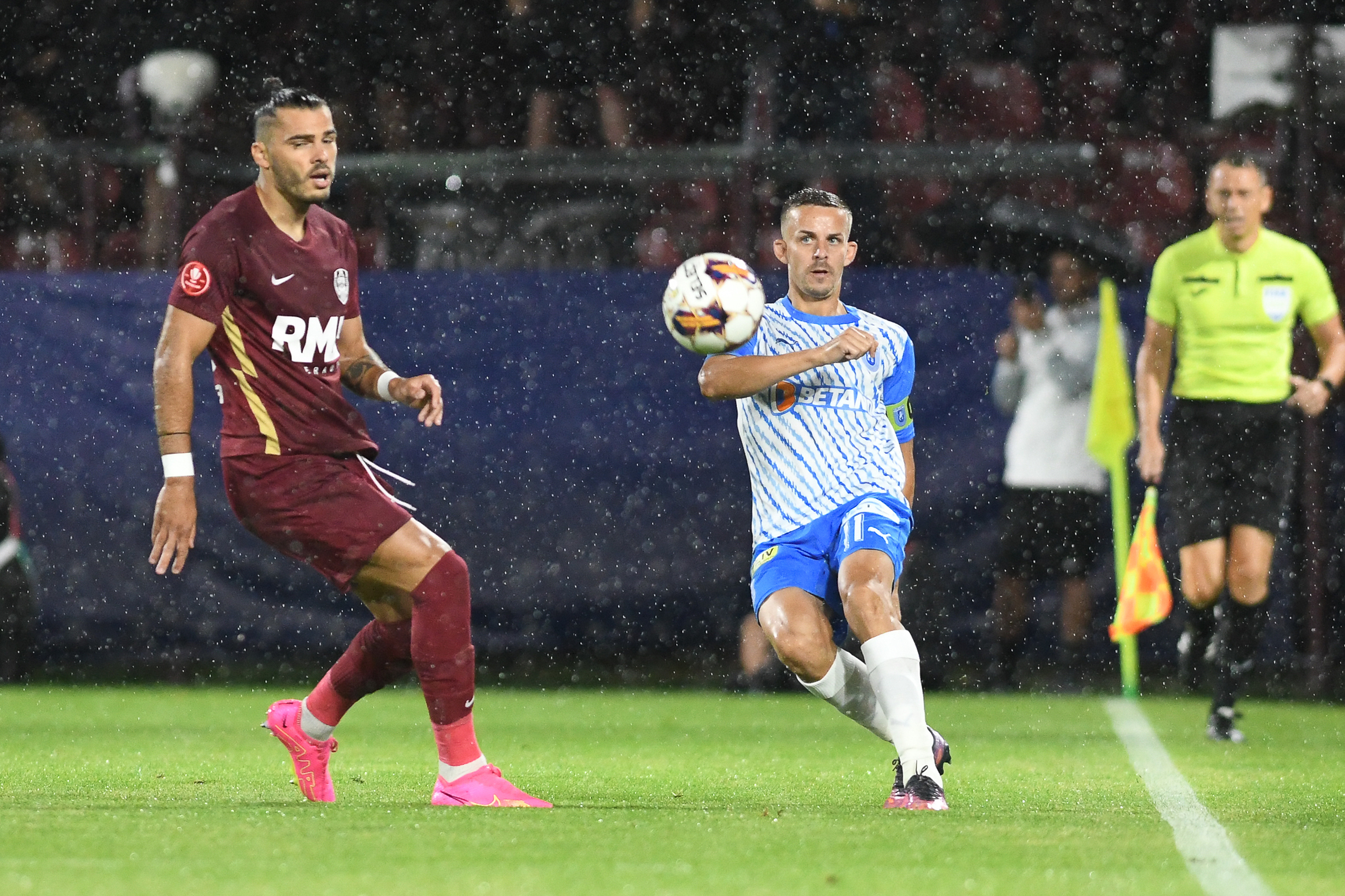 Universitatea Craiova - CFR Cluj, 0-0, ACUM, la Digi Sport 1. Cu un succes, oltenii îi egalează la puncte pe ardeleni