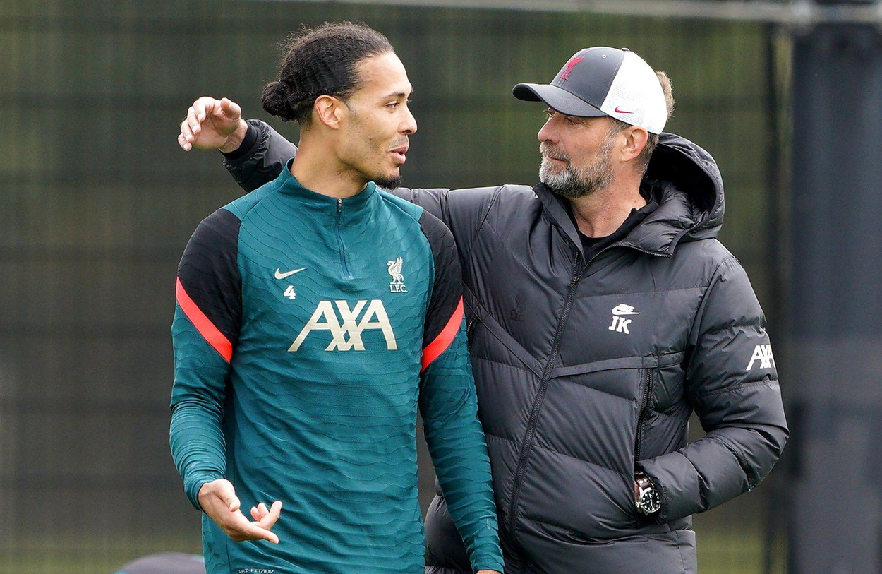 ”Este cel mai arătos”. Jurgen Klopp a dezvăluit de ce l-a numit pe Virgil van Dijk noul căpitan al lui Liverpool