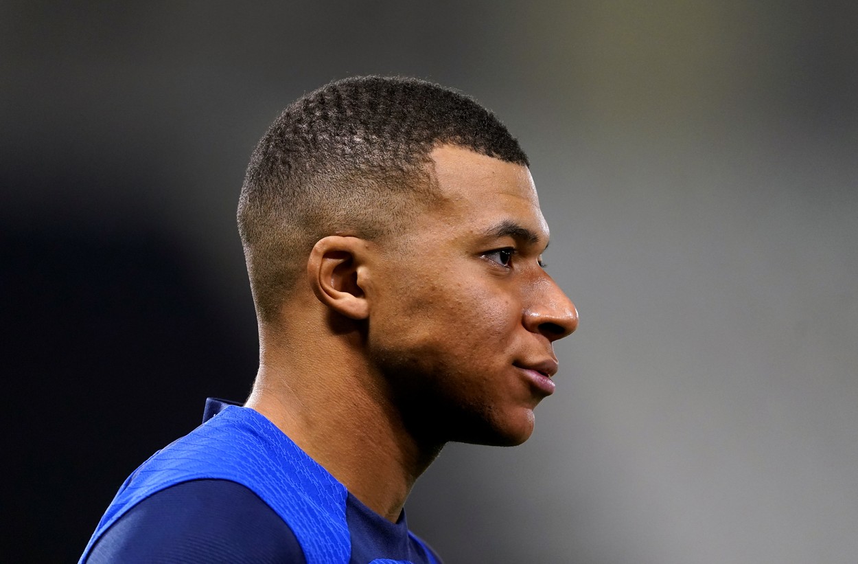 Kylian Mbappe își verifică astăzi cardul: bonusul uriaș așteptat de francez din partea PSG-ului