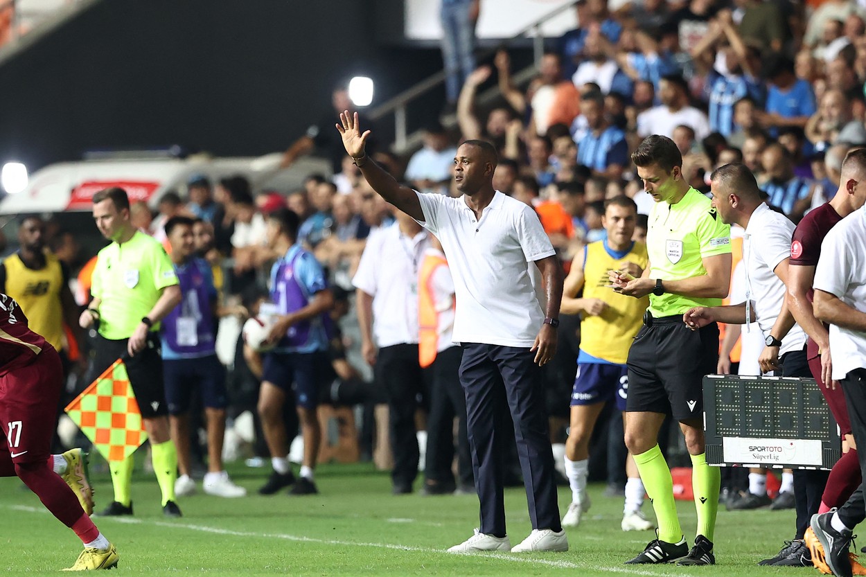 Patrick Kluivert a eliminat-o pe CFR Cluj din Conference League, iar la final s-a declarat impresionat