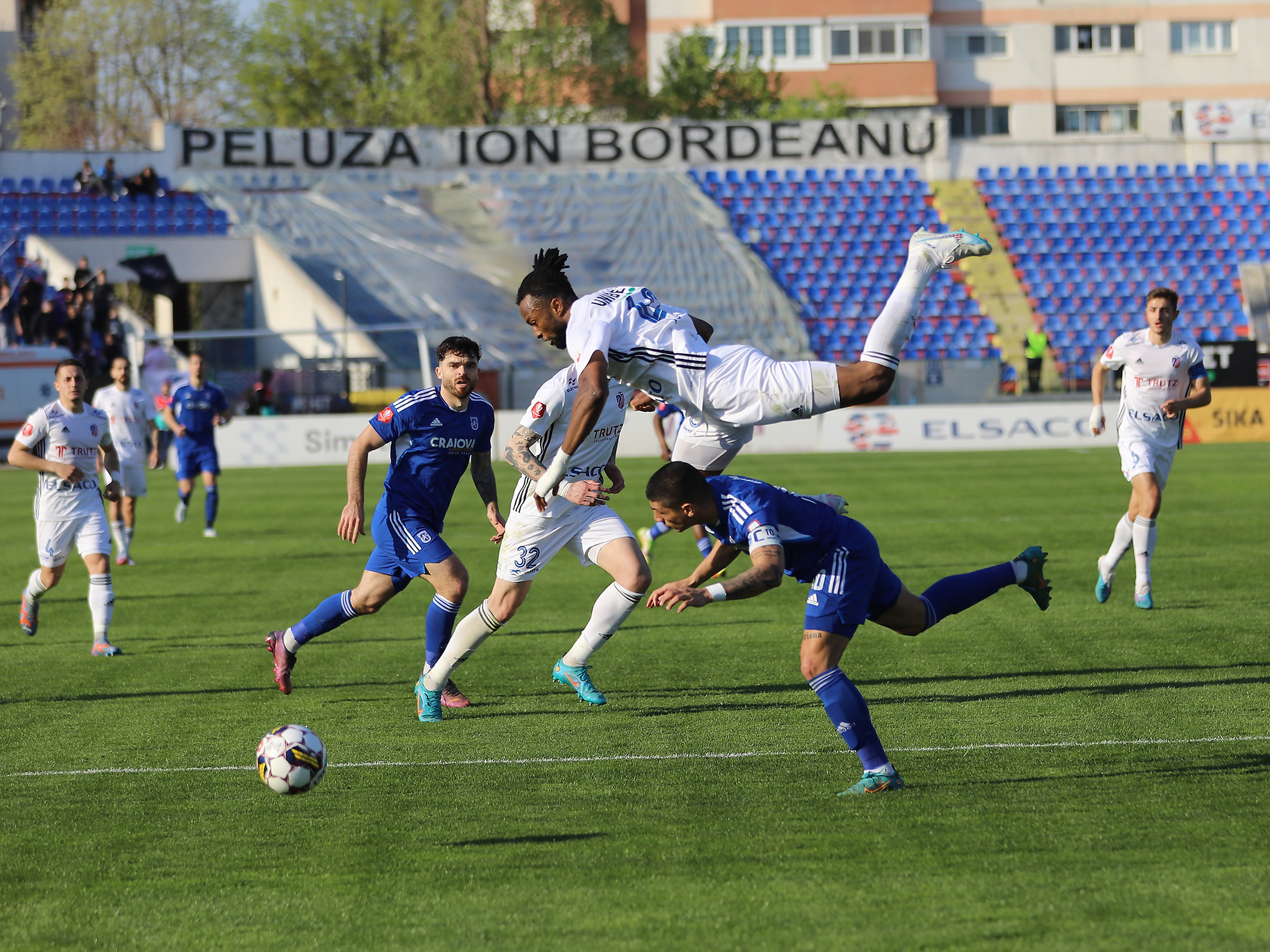 FC Botoșani - U Craiova 1948 0-0, ACUM, pe Digi Sport 1. Moldovenii au cerut penalty, VAR-ul a spus nu