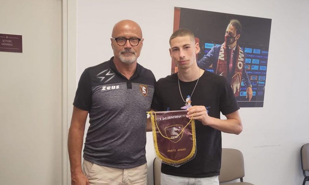 OFICIAL | Încă un român în Serie A! “A semnat pe trei ani cu Salernitana”