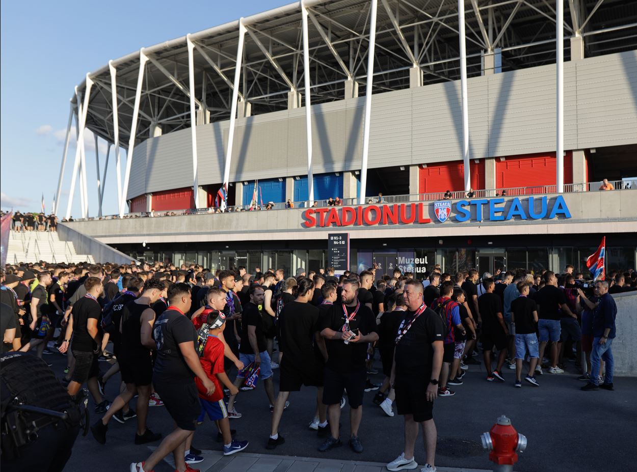 “Rușine să vă fie!”. Fanii FCSB-ului și-au strigat nemulțumirea la Stadionul Steaua! Reacția Jandarmeriei