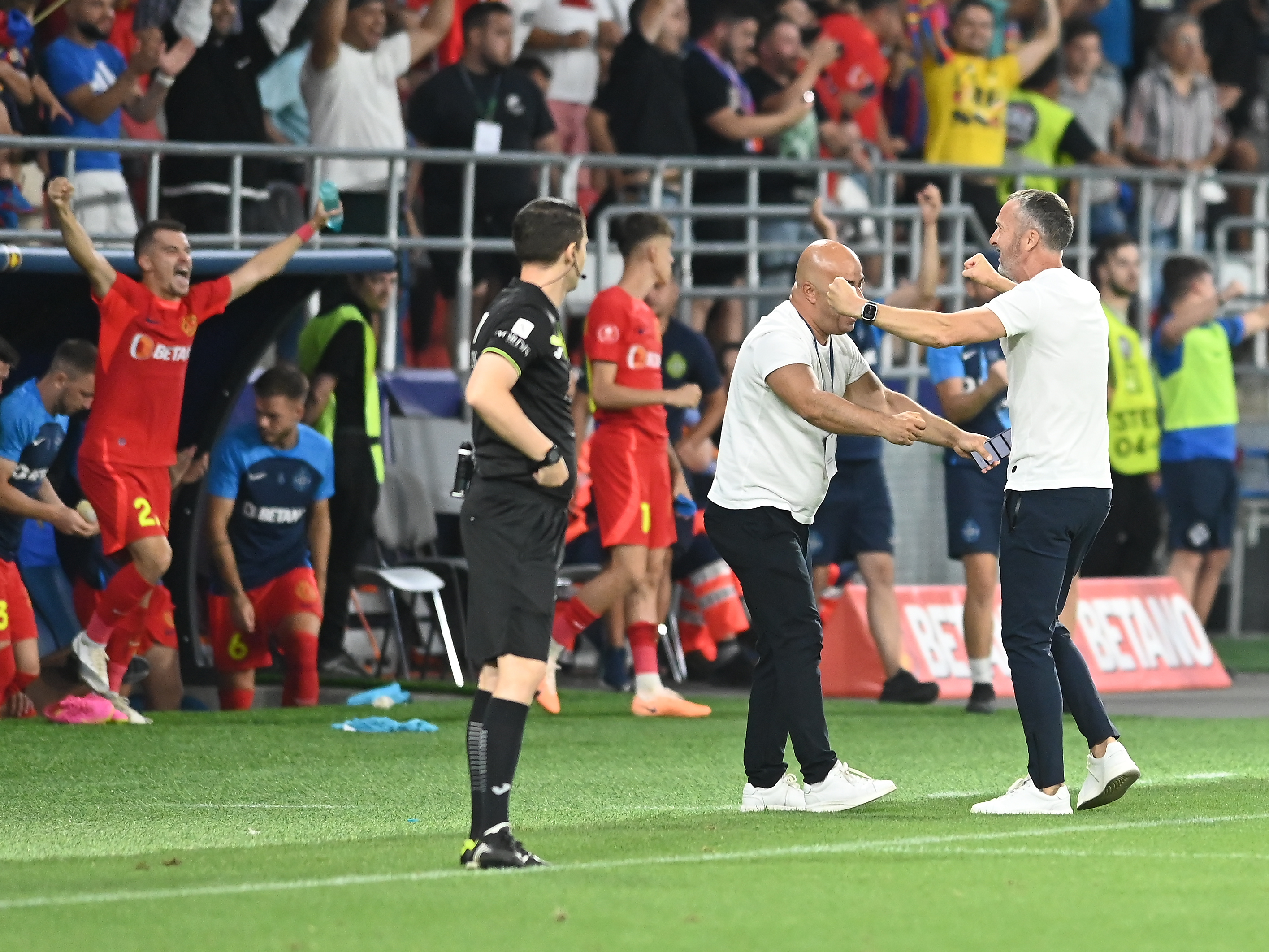 De ce nu poate sta MM Stoica pe banca de rezerve la FCSB. Ce ”funcție” îndeplinește oficialul vicecampioanei