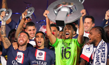 Marquinhos of PSG lifts the Ligue 1 winning trophy 2022/23 during post match celebrations after the Ligue 1 match betwee