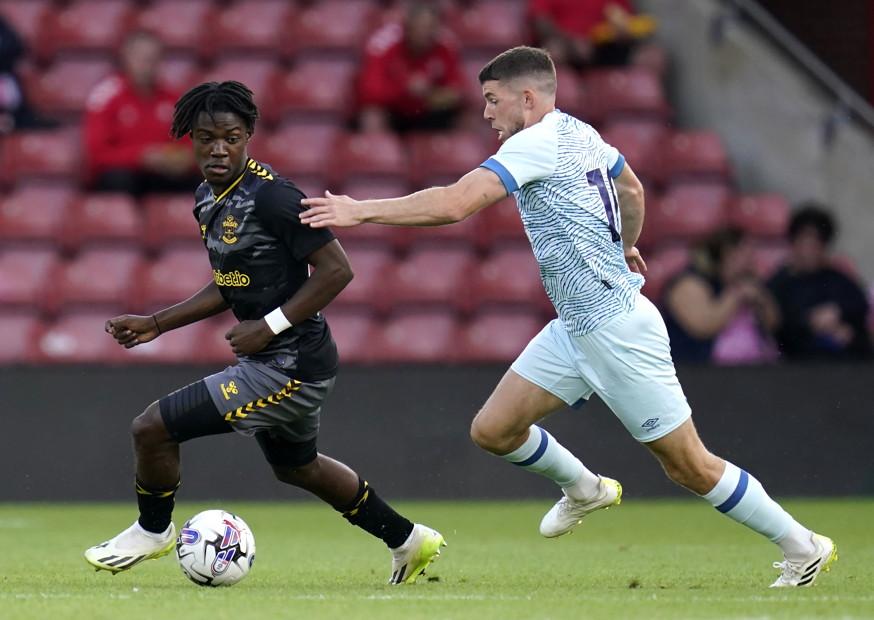 Liverpool plătește 70 de milioane de euro pentru un jucător din Championship