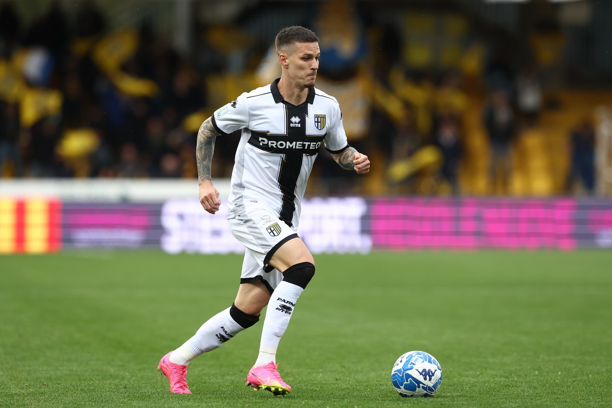 Dennis Man, aproape de transferul în Serie A! Echipa care l-a ofertat