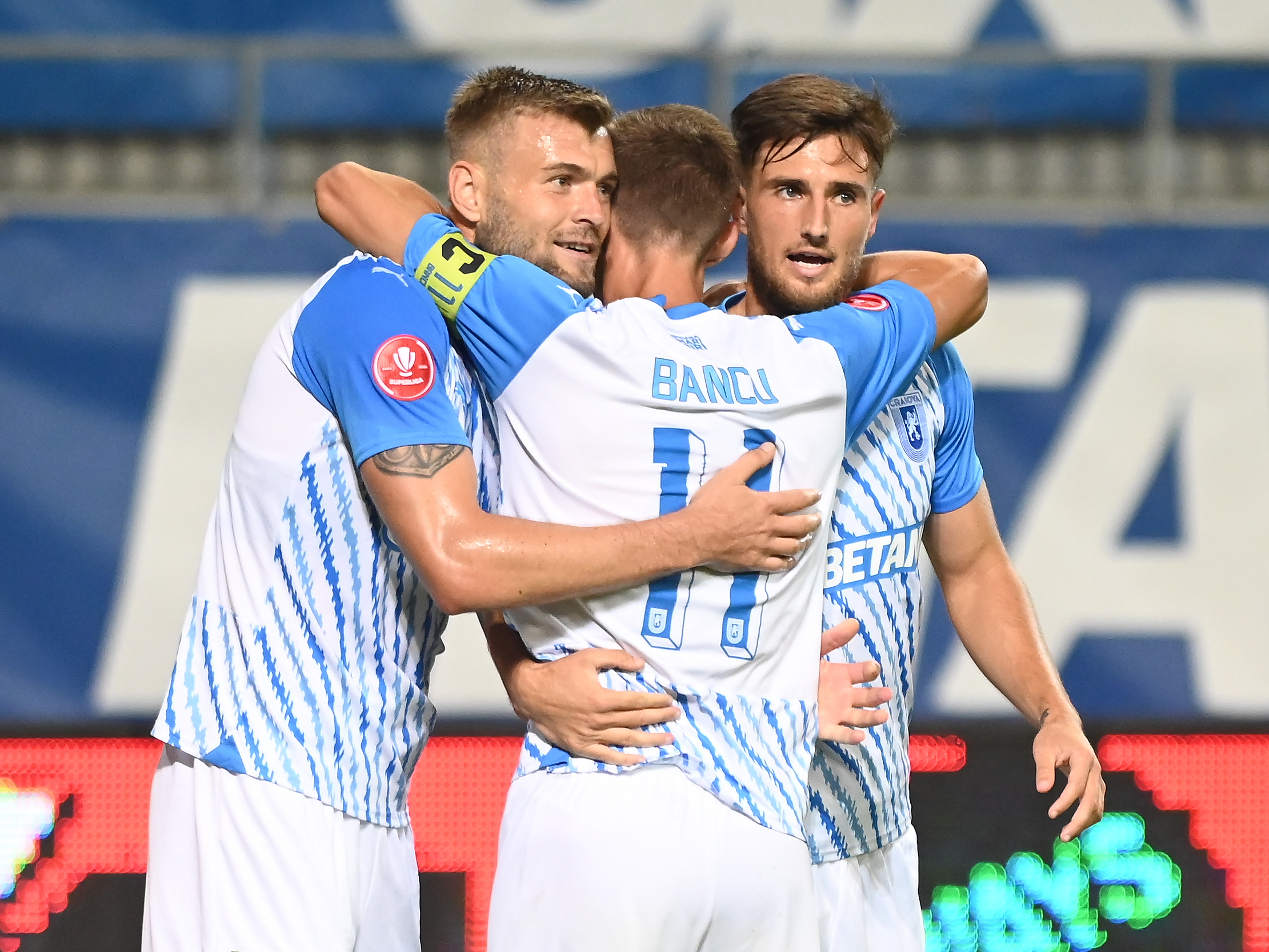 Universitatea Craiova - UTA Arad 3-0. Formația lui Laurențiu Reghecampf este noul lider al SuperLigii