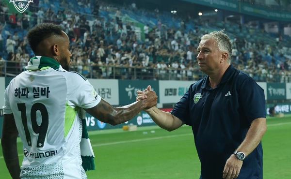 Dan Petrescu, eșec în Coreea de Sud! Jeonbuk a cedat pe terenul liderului