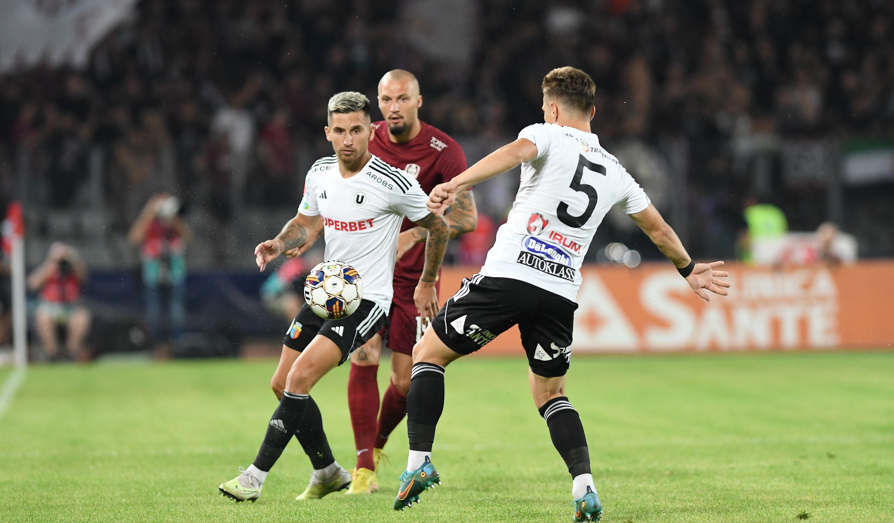 U Cluj - CFR Cluj 3-4. Derby incendiar pe Cluj Arena! ”Șepcile Roșii” au condus cu 2-0, dar ”Feroviarii” au făcut remontada