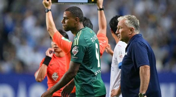 Dan Petrescu a ajuns la 3 meciuri fără victorie în Coreea de Sud! Ce a făcut Jeonbuk în duelul cu Daejeon