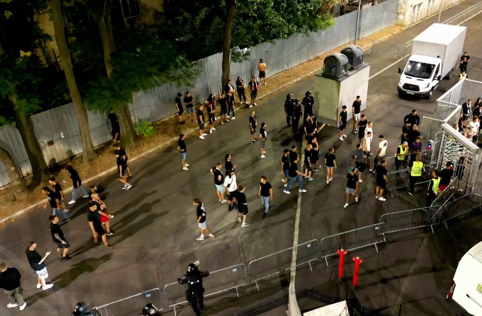 Ce au apucat să afișeze suporterii de la Dinamo, înainte să iasă din stadion la meciul cu Rapid