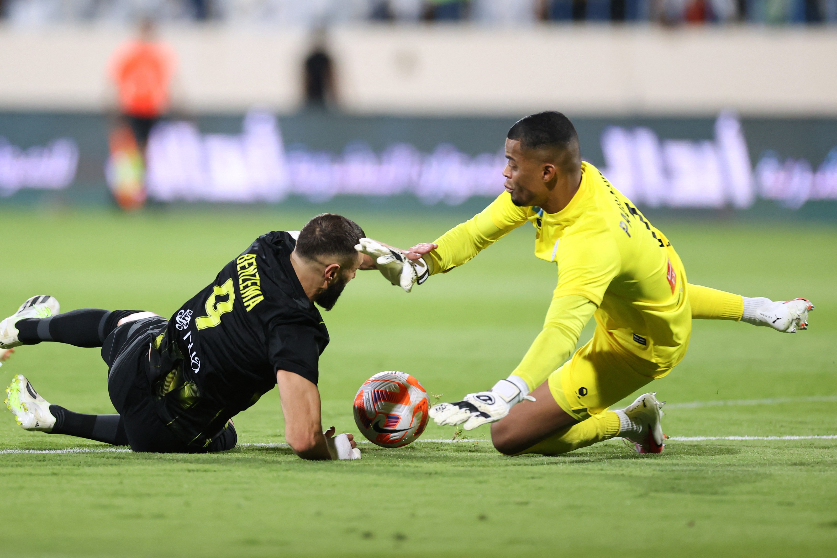 Karim Benzema, moment rar în ultimul meci! Fostul Balon de Aur s-a împiedicat în fața portarului advers