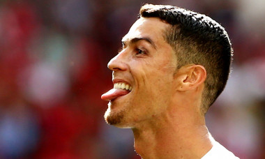 Bilder des Tages SPORT Cristiano Ronaldo zeigt Zunge aug Messi Rufe Fußball Fussball FIFA W