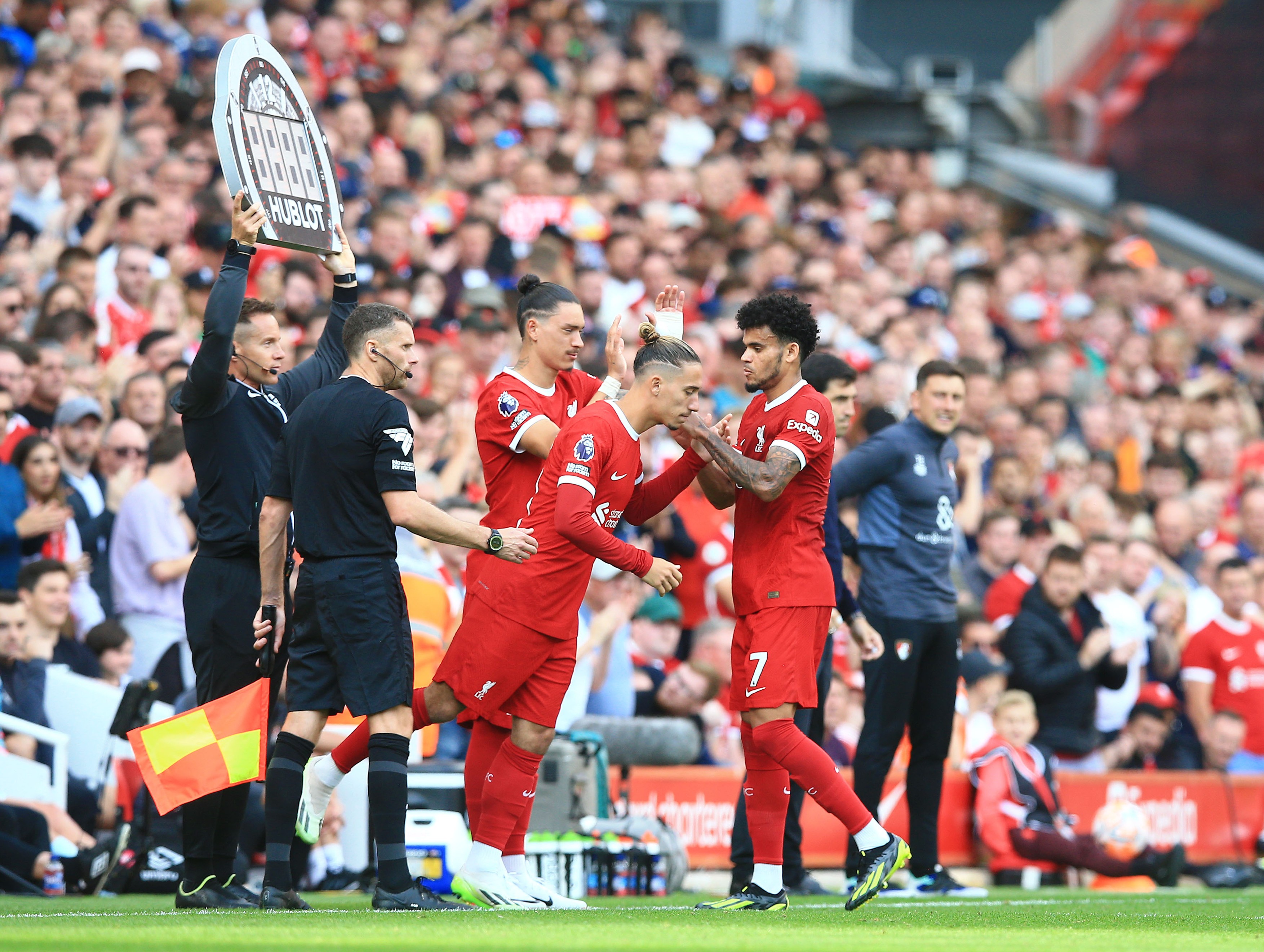 OFICIAL | Liverpool i-a prelungit contractul unui jucător până în 2027