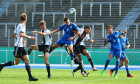 Francesco Camarda (Italien) im Zweikampf mit Montrell Culbreath (Deutschland, 4. von links) Deutschland vs Italien, Fuss